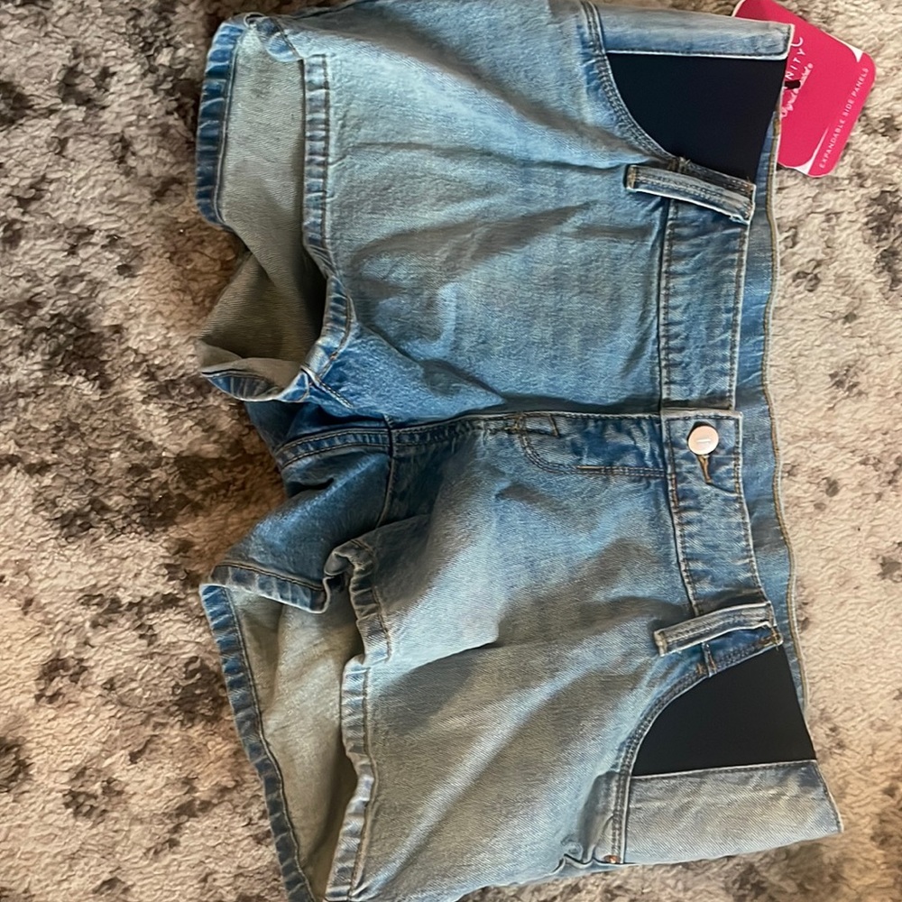 Size 4 maternity Jean shorts
